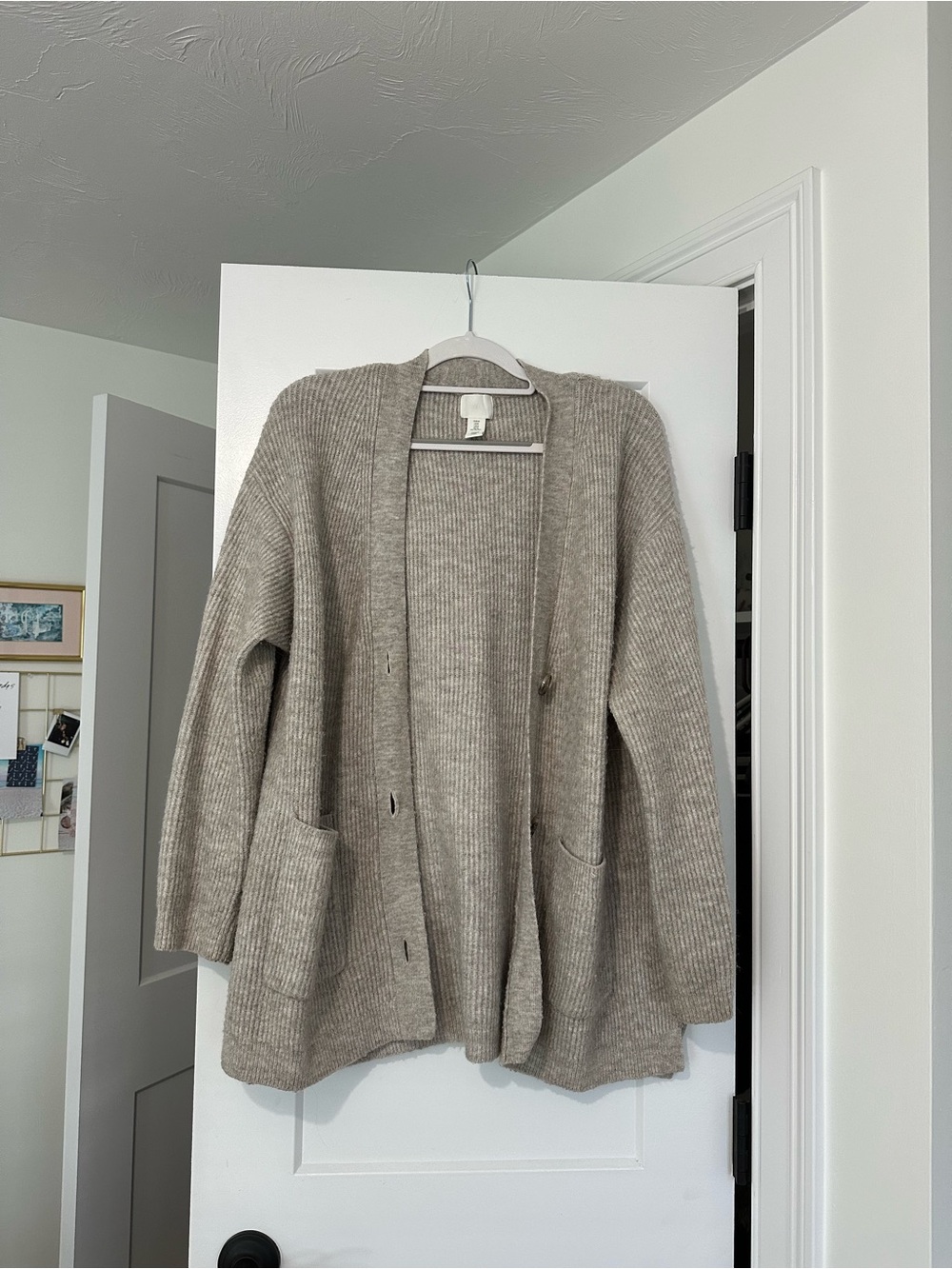 H&M Women's Cardigan Sweater in Light Taupe